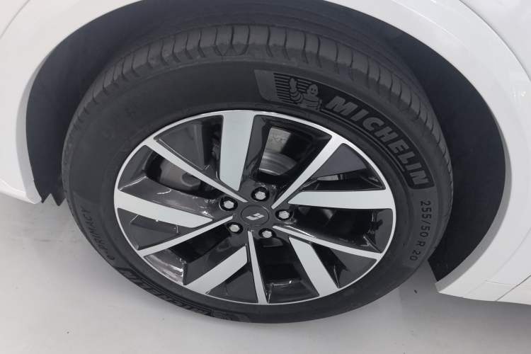 Used Li Auto L7 2023 Pro Model Left Front Wheel Hub