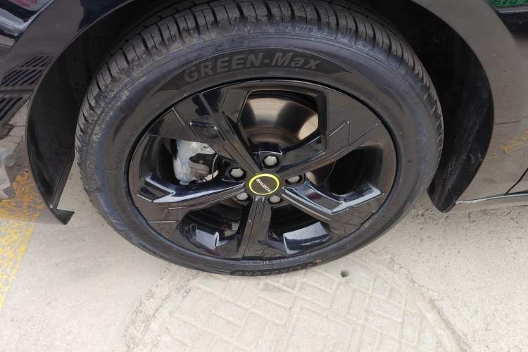 Used Roewe i6 MAX 2020 300TGI Automatic Sporty Cool Edition Exterior 4