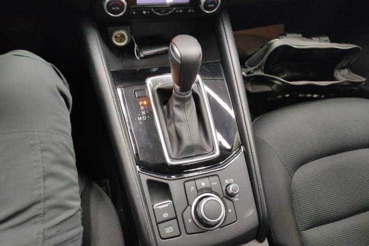Used Mazda CX-5 2024 2.0L Automatic Two-Wheel Drive ZhiShang Pro Gear Lever