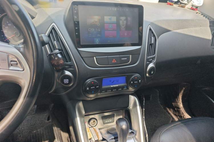 Used Hyundai ix35 2015 2.0L Automatic 2WD Smart Version China V Standard
