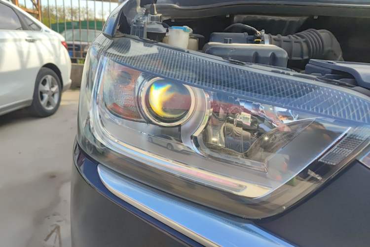 Used JAC Refine M4 2020 2.0 CTI Diesel Manual JingShang Version China VI Standard Right Front Headlight