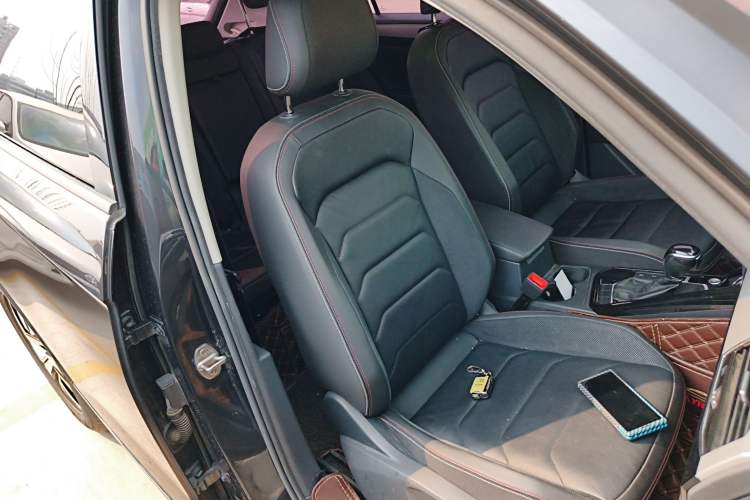 Used Volkswagen Tayron 2019 Teramont Edition 280TSI Two-Wheel Drive Luxury Model China VI Standard Right Front Seat