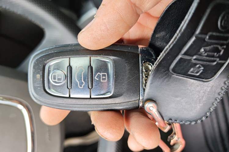 Used Audi A4L 2011 2.0 TFSI Standard Model Vehicle Key