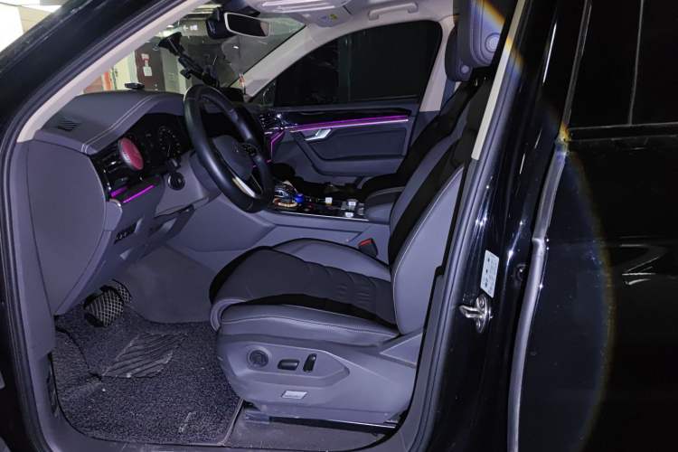 Used Volkswagen Touareg 2022 3.0 TSI Luxury Edition Black Diamond Sport Package