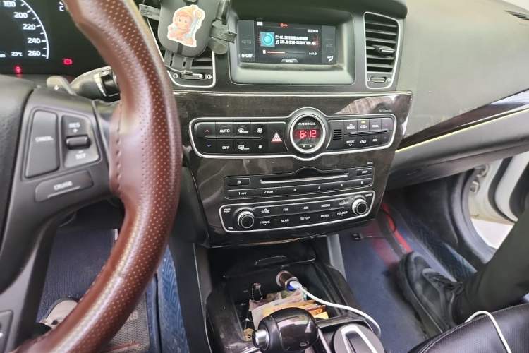 Used Kia Cadenza 2013 2.4L Business Sunroof Version China IV Standard Audio And AC Panel