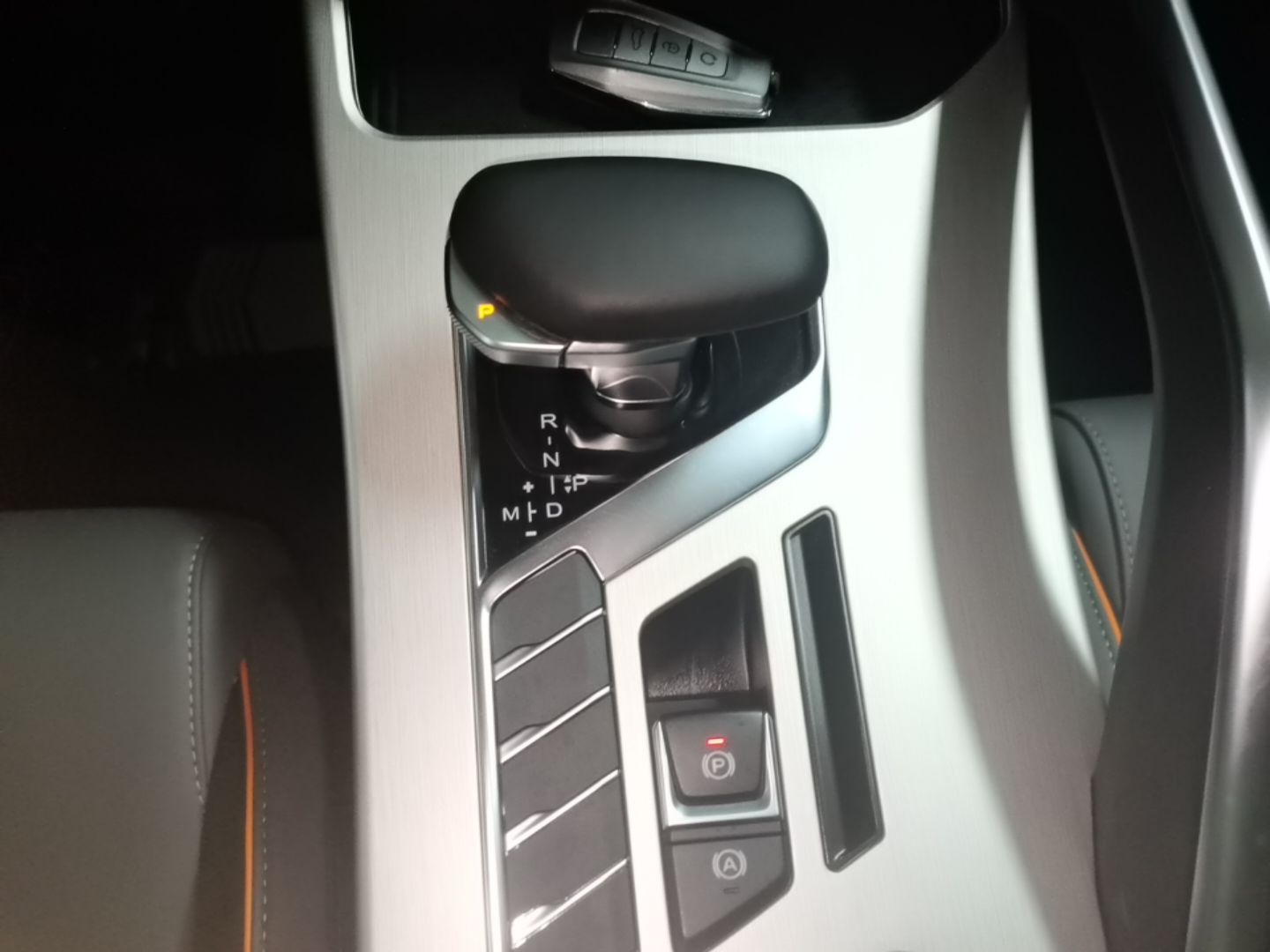 Geely Auto Coolray 2024 1.5T DCT Longteng Edition — снимка 16