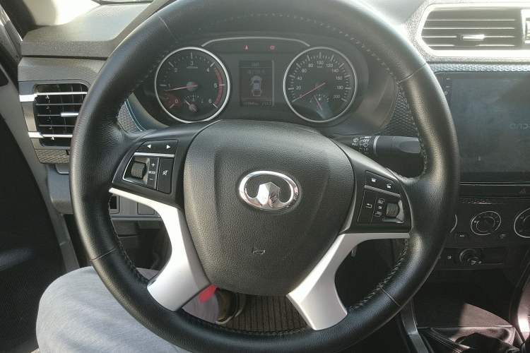 Used Great Wall Wingle 5 2017 2.0T European-Style Diesel Two-Wheel-Drive Elite Version with Large Double Cab – GW4D20B