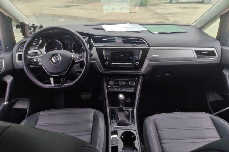 Used Volkswagen Touran 2016 Volkswagen Touran L 280TSI DSG Comfort Edition
