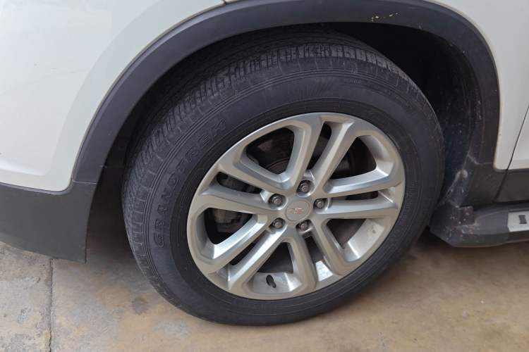 Used Chevrolet Trax 2016 1.4T Manual Two-Wheel Drive Comfort Version with Sunroof