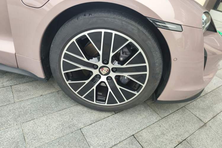 Used Porsche Taycan 2020 Taycan Right Front Wheel Hub