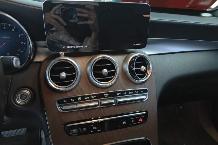 Used Mercedes-Benz GLC 2022 Refreshed GLC 300 L 4MATIC Dynamic Edition Prestige Version
