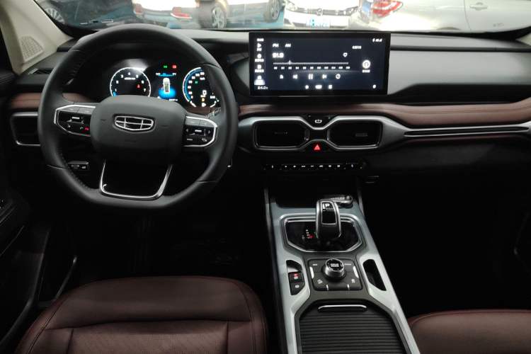 Used Geely Auto Haoyue 2022 1.8TD Automatic Prestige 7-Seater
