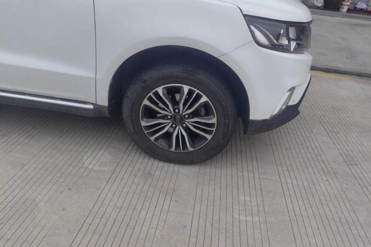 Used Geely Auto Vision X6 2016 1.8L Manual Luxury Model