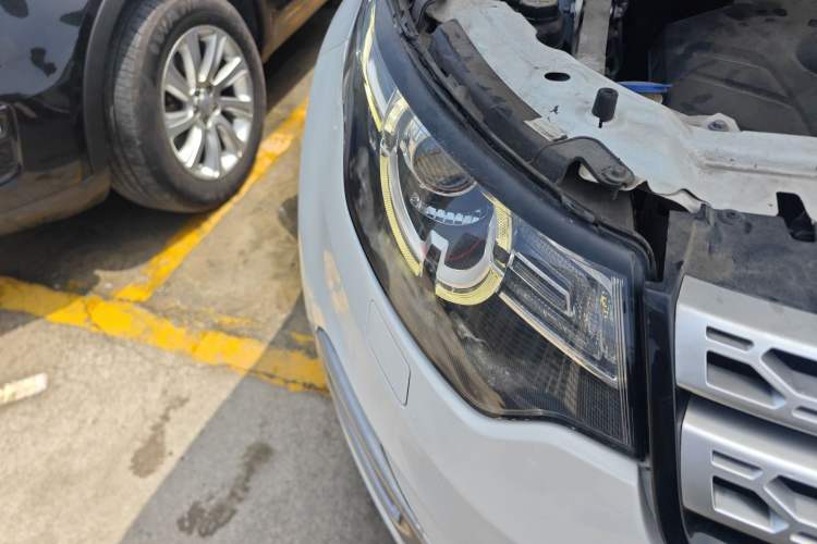 Used Land Rover Discovery Sport 2016 2.0T HSE Right Front Headlight