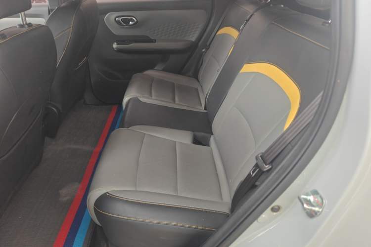 Used AION Y 2021 70 Enjoyment Tech Edition Interior 4