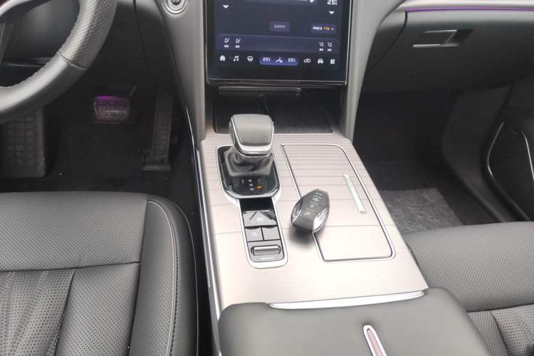 Used Hongqi HS7 PHEV 2024 2.0T PHEV Four-Wheel Drive Flagship Edition 6 Seats
