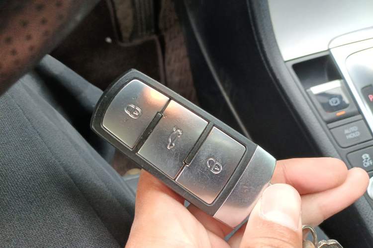 Used Volkswagen Magotan 2015 Facelift 1.8TSI Luxury Model
