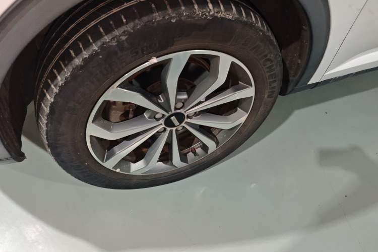 Used Wey VV6 2020 2.0T Two-Wheel Drive Smart Enjoyment+