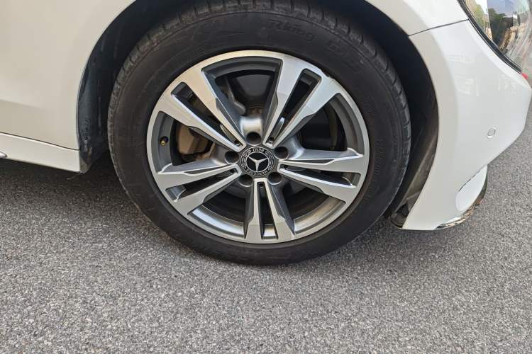 Used Mercedes-Benz C-Class 2018 C 200 L Sport Edition Right Front Wheel Hub