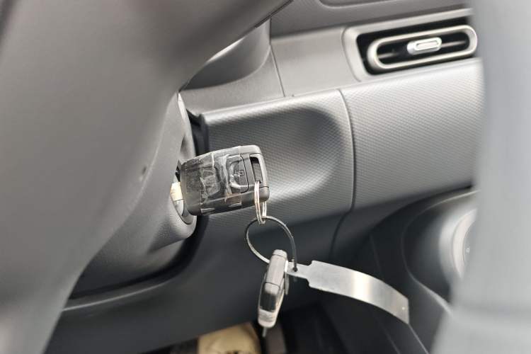 Used Wuling Hongguang New Energy 2025 Extended-Range Hybrid 50 km Standard Version
