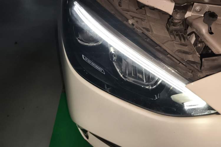 Used Mercedes-Benz C-Class 2022 C 200 L Sport Edition Right Front Headlight
