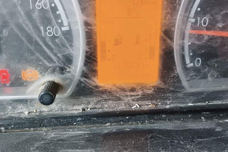 Used Dongfeng Yufeng 2021 2.0T Rear-Drive Logistics Vehicle Short Wheelbase Mid-Roof 5-9 Seaters China VI Standard D20
