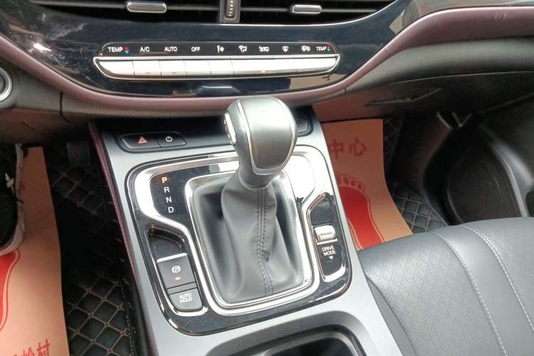 Used GAC Trumpchi M6 2021 PRO 270T Automatic Luxury Edition Gear Lever