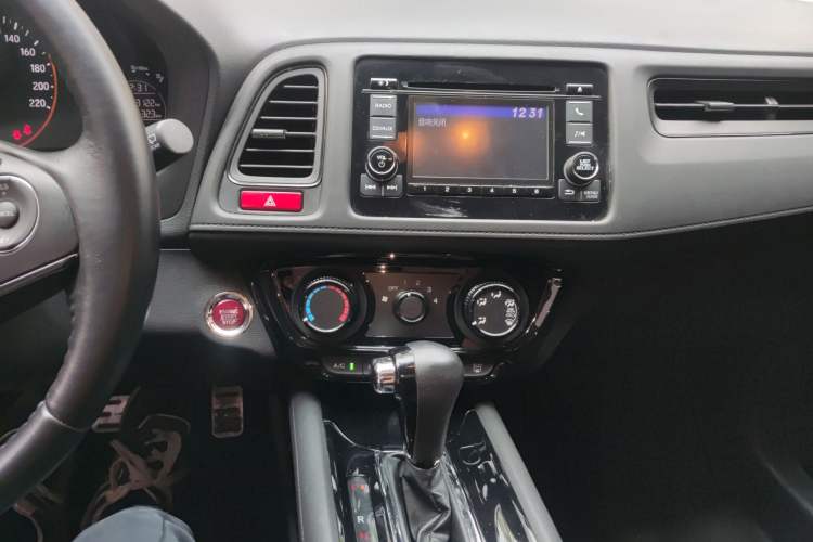 Used Honda Vezel 2018 1.5L CVT 2WD Technology Elite Model Audio And AC Panel