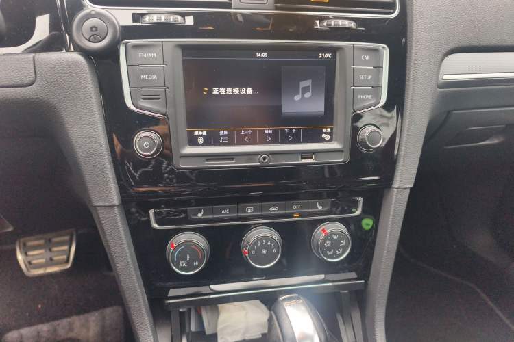 Used Volkswagen Golf 2017 280TSI Automatic R-Line Million-Vehicle Commemorative Edition Audio And AC Panel