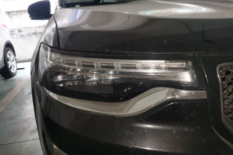 Used Jeep Commander 2018 2.0T Two-Wheel Drive Enjoyment Version China VI Emission Standard