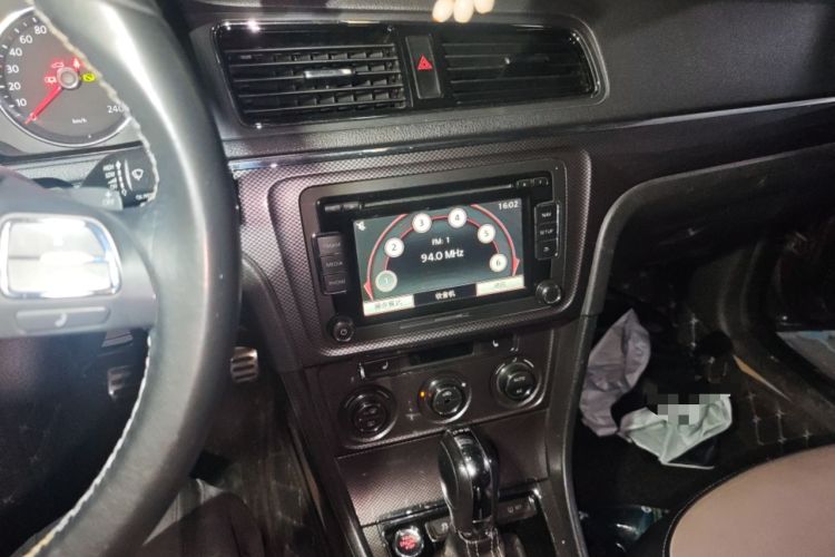 Used Volkswagen Cross Lavida 2014 1.4TSI DSG
