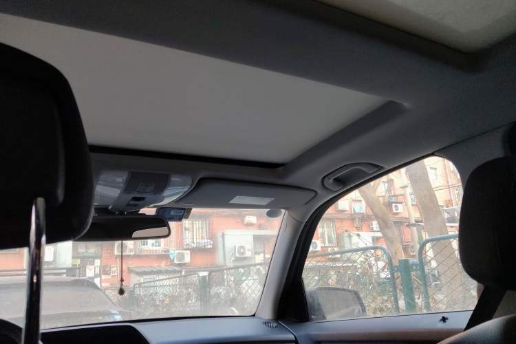 Used Mercedes-Benz GLK-Class 2013 GLK 300 4MATIC Dynamic Sunroof Model