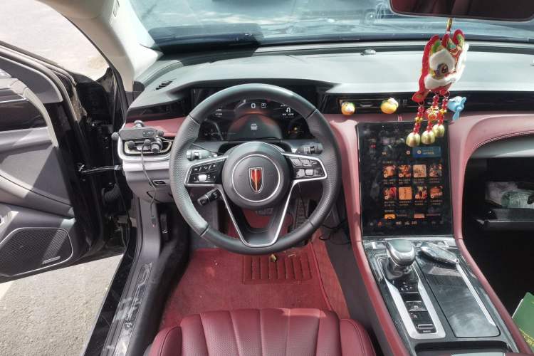 Used Hongqi H5 2024 2.0T Automatic Smart Connect Flagship Edition Steering Wheel