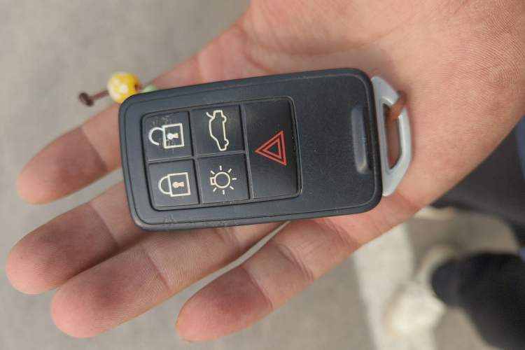 Used Volvo V60 2014 Facelift T5 Zhiyi Edition
