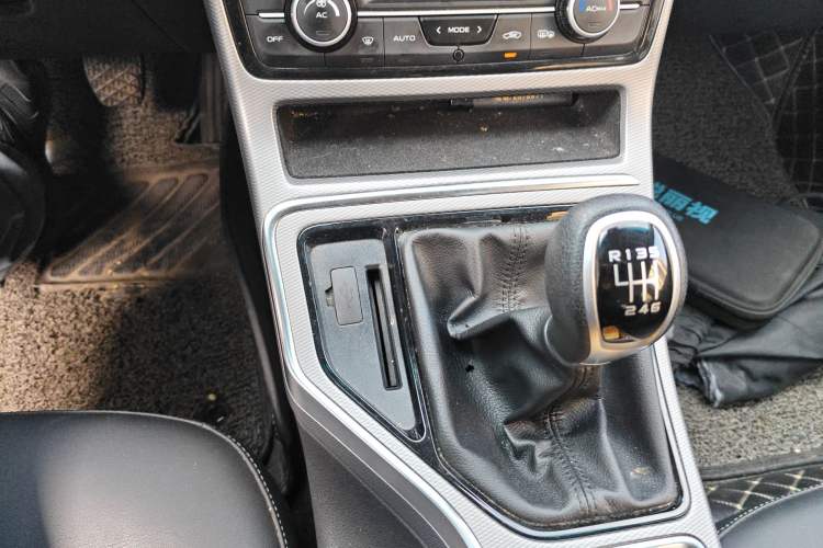 Used Geely Auto Emgrand GL 2019 1.8L Manual Elite Smart Edition Gear Lever