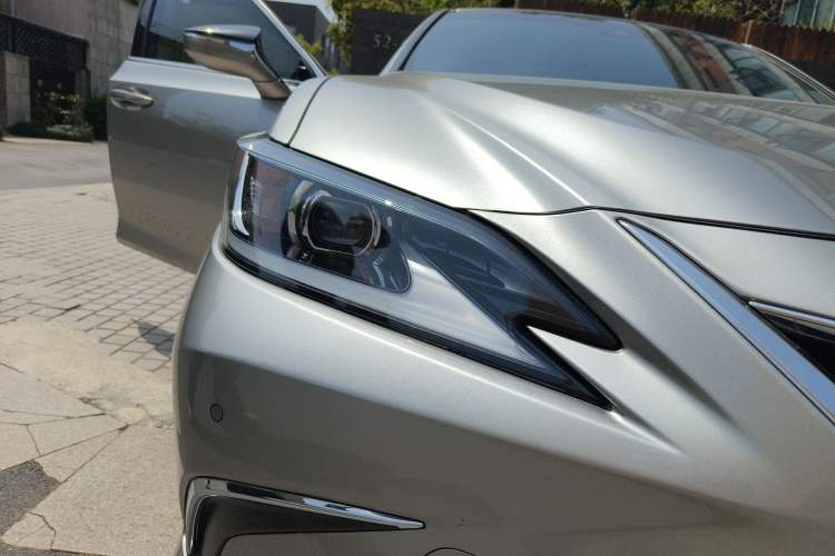 Used Lexus ES 2022 300h Excellence Edition