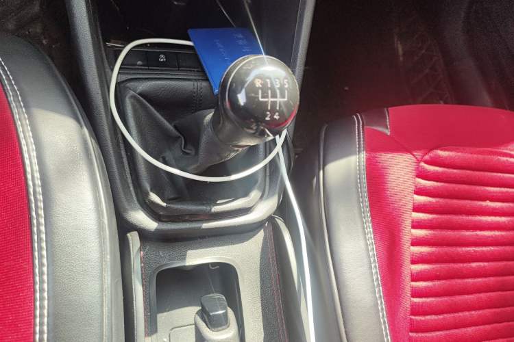 Used Volkswagen Santana 2019 1.5L Manual Fashion Edition China VI Standard Gear Lever