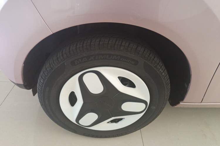Used Geely Galaxy Panda 2025 210 km – Yuanqi Bear Left Front Wheel Hub