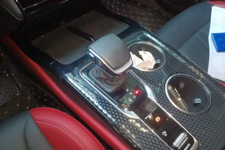 Used Hongqi HS3 2023 1.5T Two-Wheel Drive Shanwei Edition