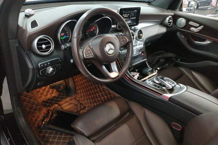 Used Mercedes-Benz GLC 2018 GLC 260 4MATIC Luxury Model