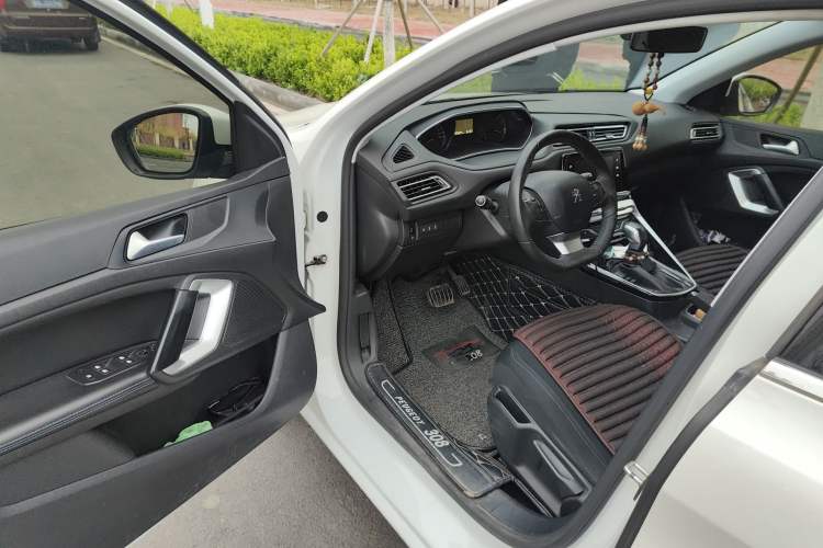 Used Peugeot 308 2016 1.6L Automatic Luxury Edition Driver Seat