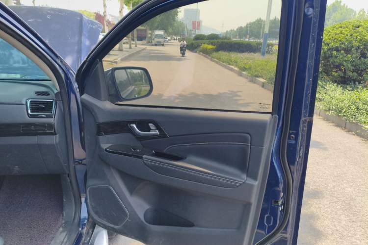 Used Isuzu D-MAX 2020 1.9T Two-Wheel Drive Automatic Comfort Edition China VI Standard RZ4E Hi-Power
