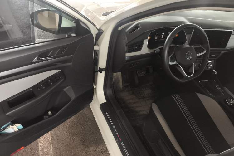 Used Volkswagen Bora 2023 1.5L Automatic Changer Limited Edition Driver Seat