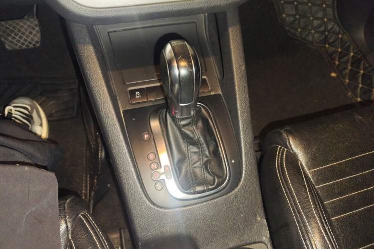 Used Volkswagen Scirocco 2011 1.4 TSI Single-Turbo Fashion Edition Gear Lever