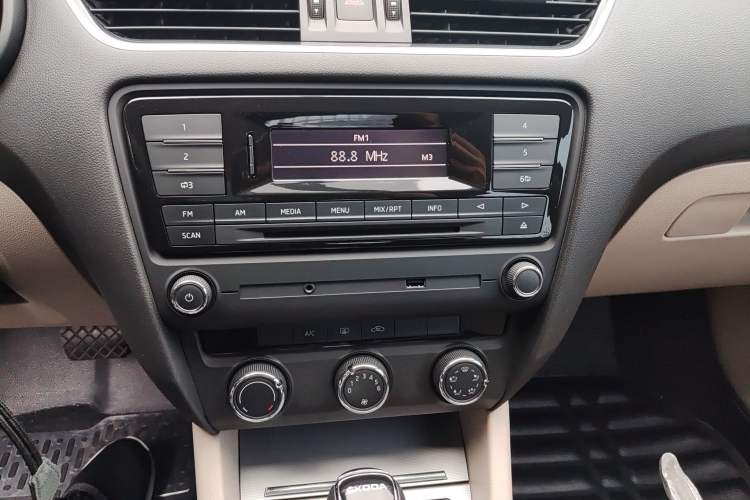 Used Skoda Octavia 2015 1.6L Automatic Yijie Edition
