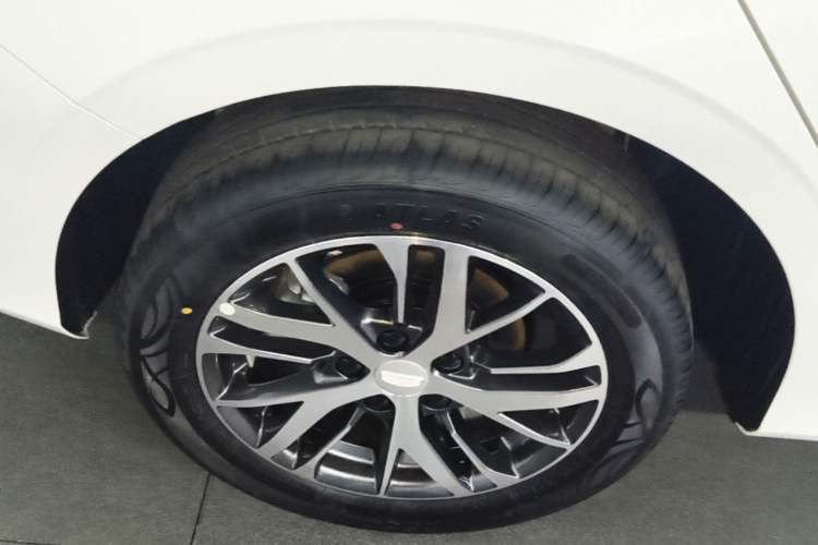 Used Geely Auto Emgrand 2026 Model 4th Generation 4 Millionth Anniversary Edition 1.5L CVT Overdrive Edition
