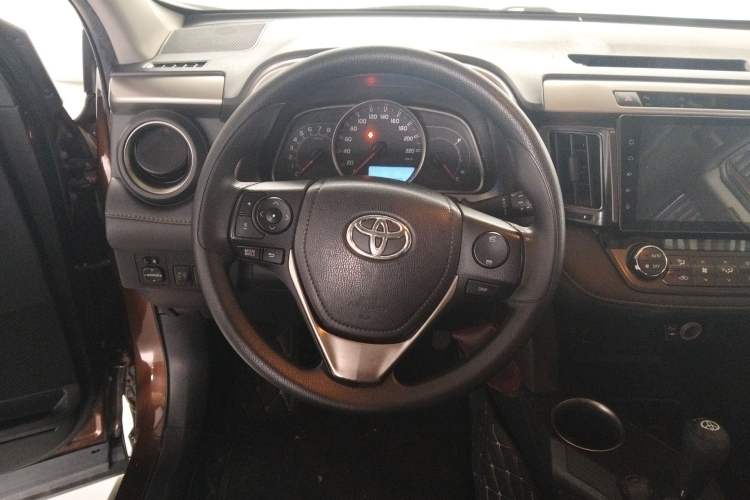 Used Toyota RAV4 2015 2.0L CVT Two-Wheel Drive Fashion Edition Steering Wheel