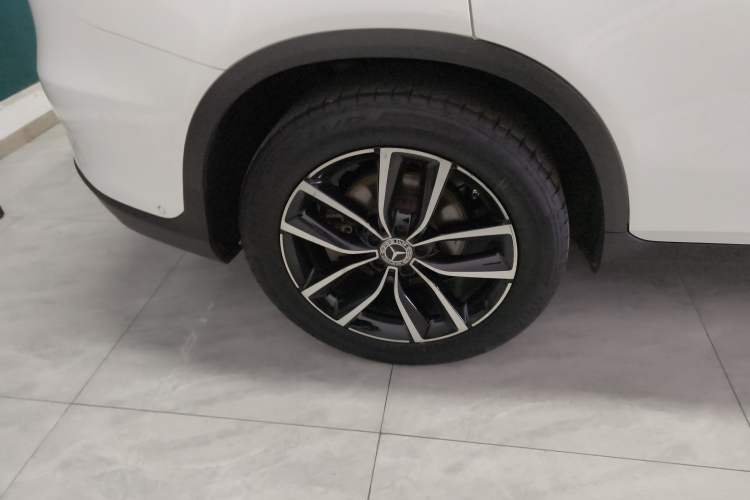 Used Mercedes-Benz GLC 2022 Facelift GLC 260 L 4MATIC Luxury Edition Right Rear Wheel Hub