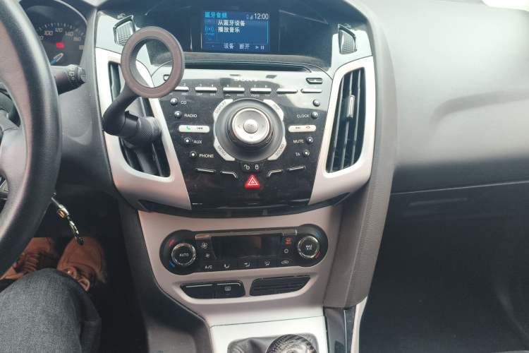 Used Ford Focus 2012 Hatchback 2.0L Manual Luxury Sport Model Audio And AC Panel