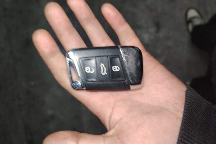 Used Volkswagen Magotan 2018 330TSI DSG Luxury Model Vehicle Key